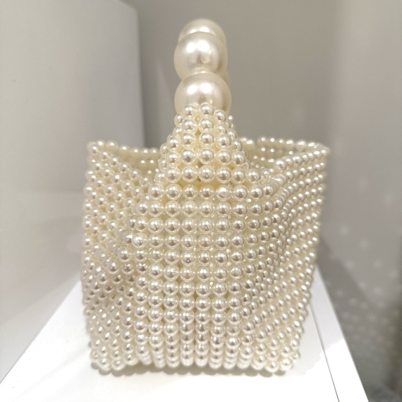 Lulus | Upgraded Glam White Pearl Handbag - Picture 7 of 11